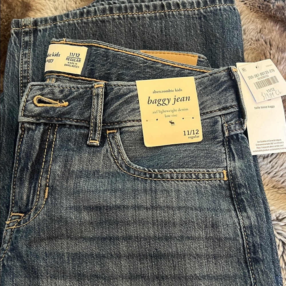 Abercrombie Kids Jeans size 11/12 girls, soft and baggy, cute bear on back!